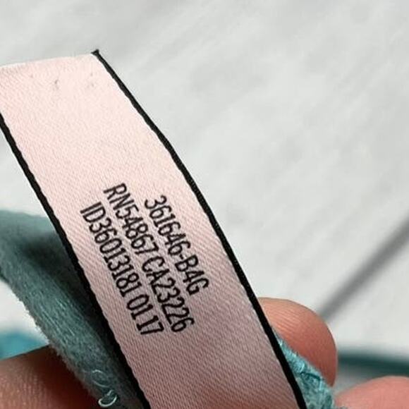 Victoria's Secret Teal Aqua Lace Lightly Lined Bralette Sz Medium Bra No Padding - Picture 7 of 8